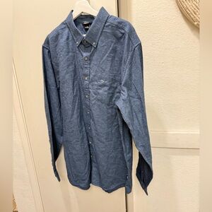 New NWT Eddie Bauer button up long sleeve shirt size T XL